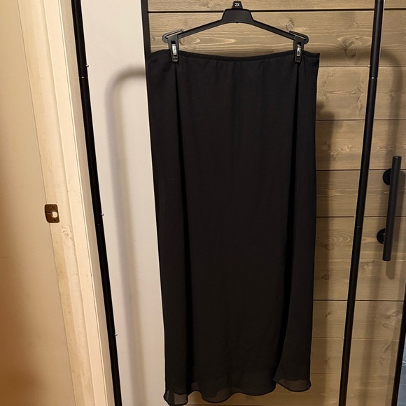 MSK Dresses & Skirts - MSK Black Maxi Skirt